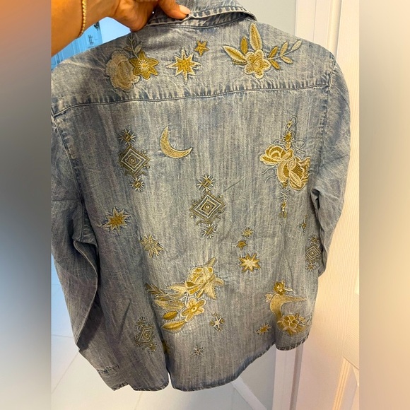 Kyla long sleeves Embroidered Denim Shirt in XSmall NWT - Picture 4 of 10